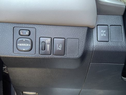 Used 2018 Toyota RAV4 XLE w/ Plus Extra Value Package image 17