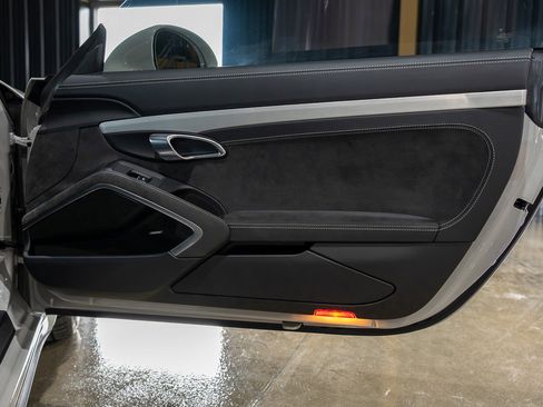 Used 2018 Porsche 911 GT3 RWD image 41