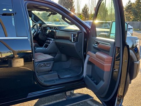 Used 2024 GMC Sierra 3500 Denali Ultimate image 19