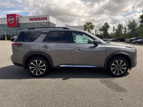 New 2026 Nissan Pathfinder Platinum w/ Cargo Package FWD image 3