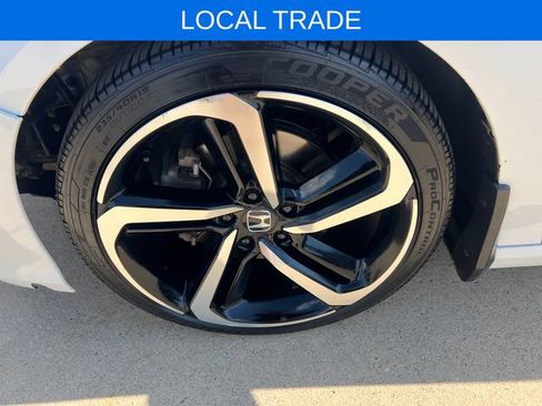 Used 2018 Honda Accord Sport image 9