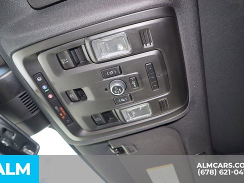 Used 2023 GMC Yukon SLT w/ SLT Premium Package image 37