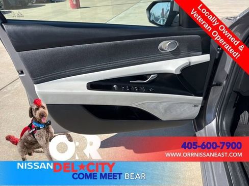 Used 2025 Hyundai Elantra Limited FWD image 15