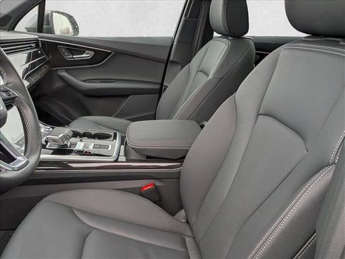 Used 2025 Audi Q7 2.0T Premium w/ Convenience Plus Package image 12
