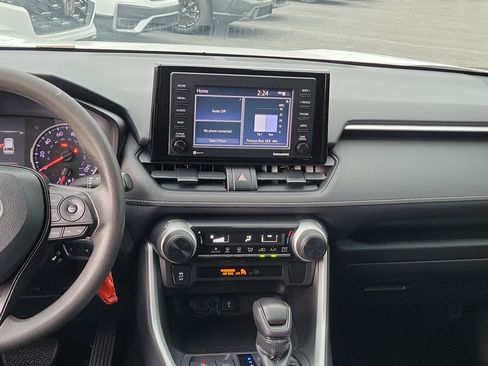 Used 2020 Toyota RAV4 LE FWD image 21