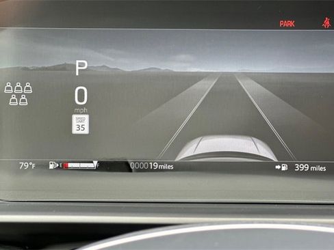 New 2025 Land Rover Discovery Dynamic SE image 28