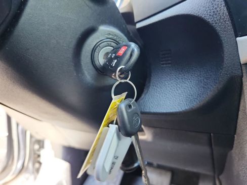 Used 2014 Toyota Corolla LE image 23