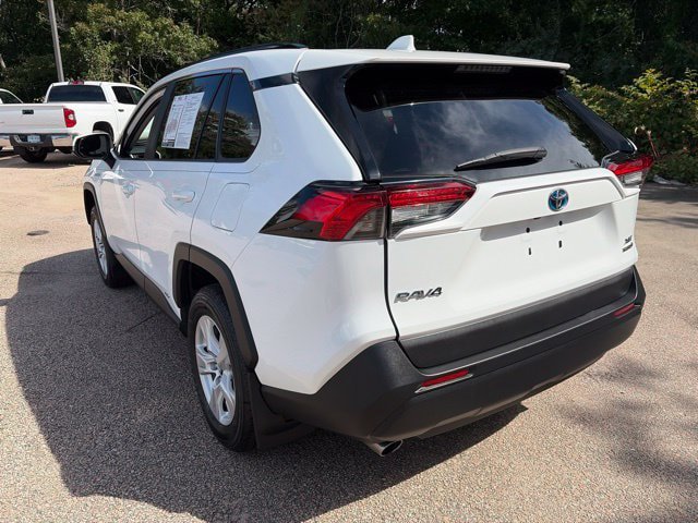 Used 2019 Toyota RAV4 XLE w/ Convenience Package AWD/4WD image 4
