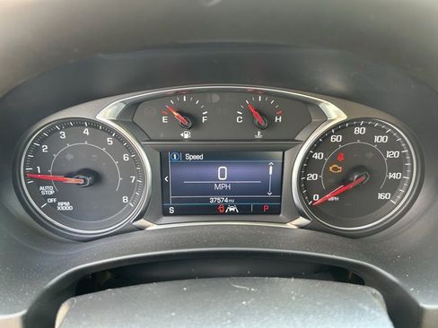 Used 2022 GMC Terrain SLE w/ Driver Convenience Package image 2