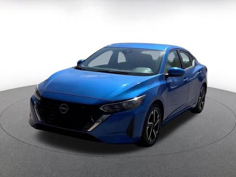 Used 2025 Nissan Sentra SV image 7