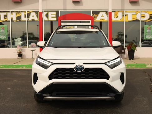 Used 2022 Toyota RAV4 SE w/ Convenience Package AWD/4WD image 2
