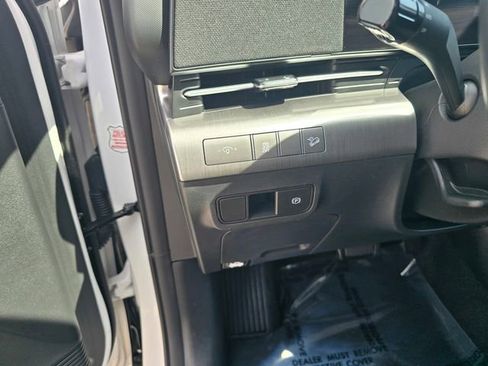 Used 2025 Hyundai Kona SEL FWD image 27