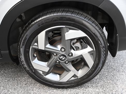 Used 2022 Hyundai Venue SEL image 37