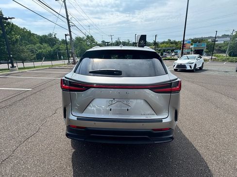 Used 2024 Lexus NX 350h AWD w/ Vision Package image 8