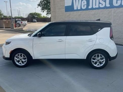 Used 2025 Kia Soul S FWD image 10