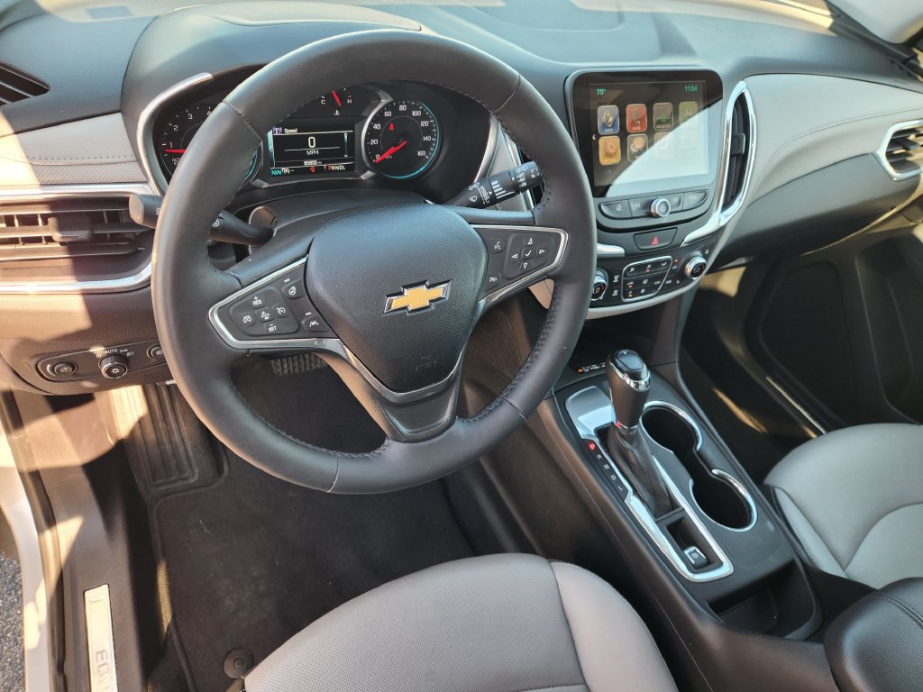 Used 2018 Chevrolet Equinox Premier FWD image 2