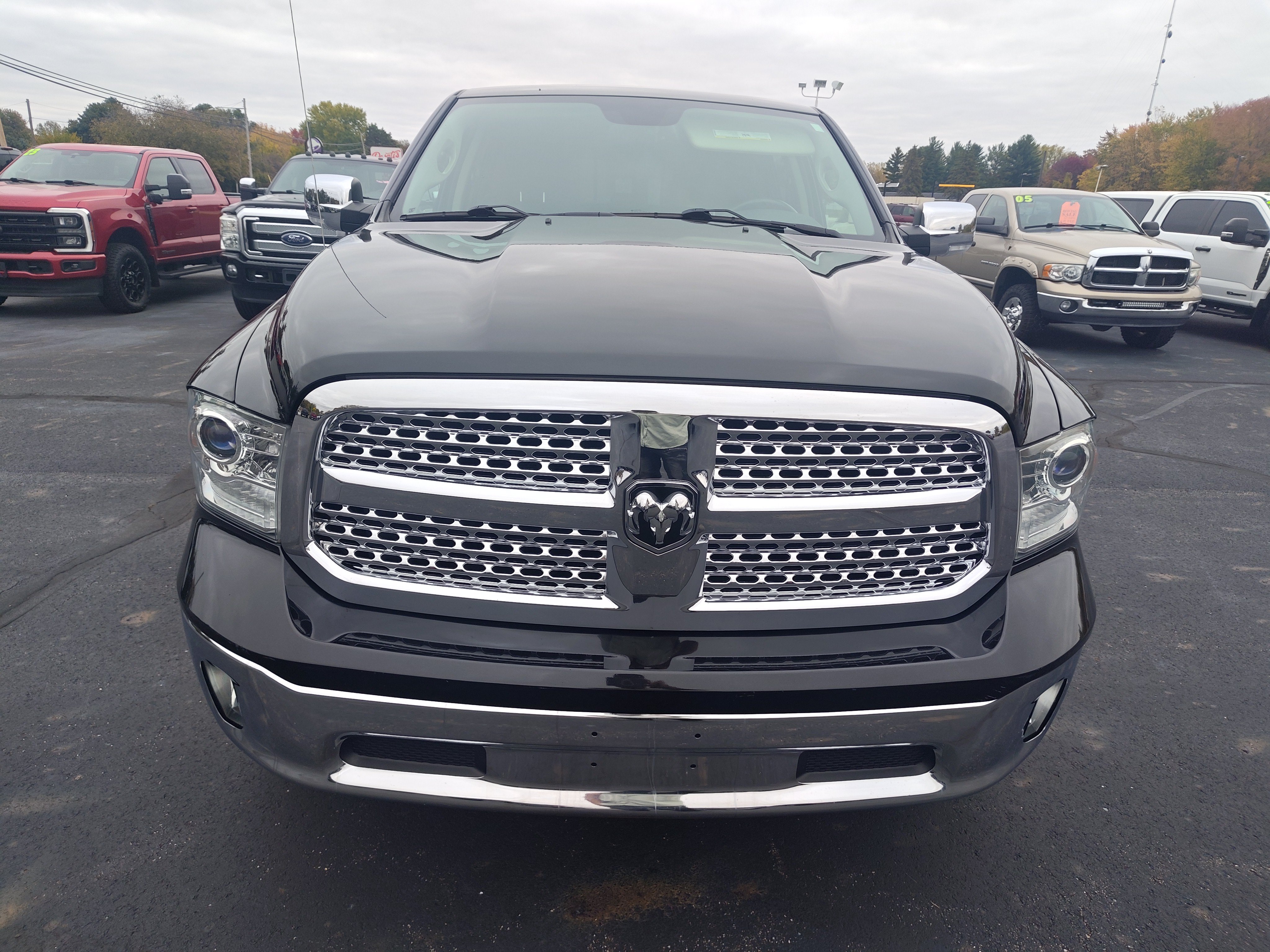 Used 2016 RAM 1500 Laramie w/ Convenience Group AWD/4WD image 2