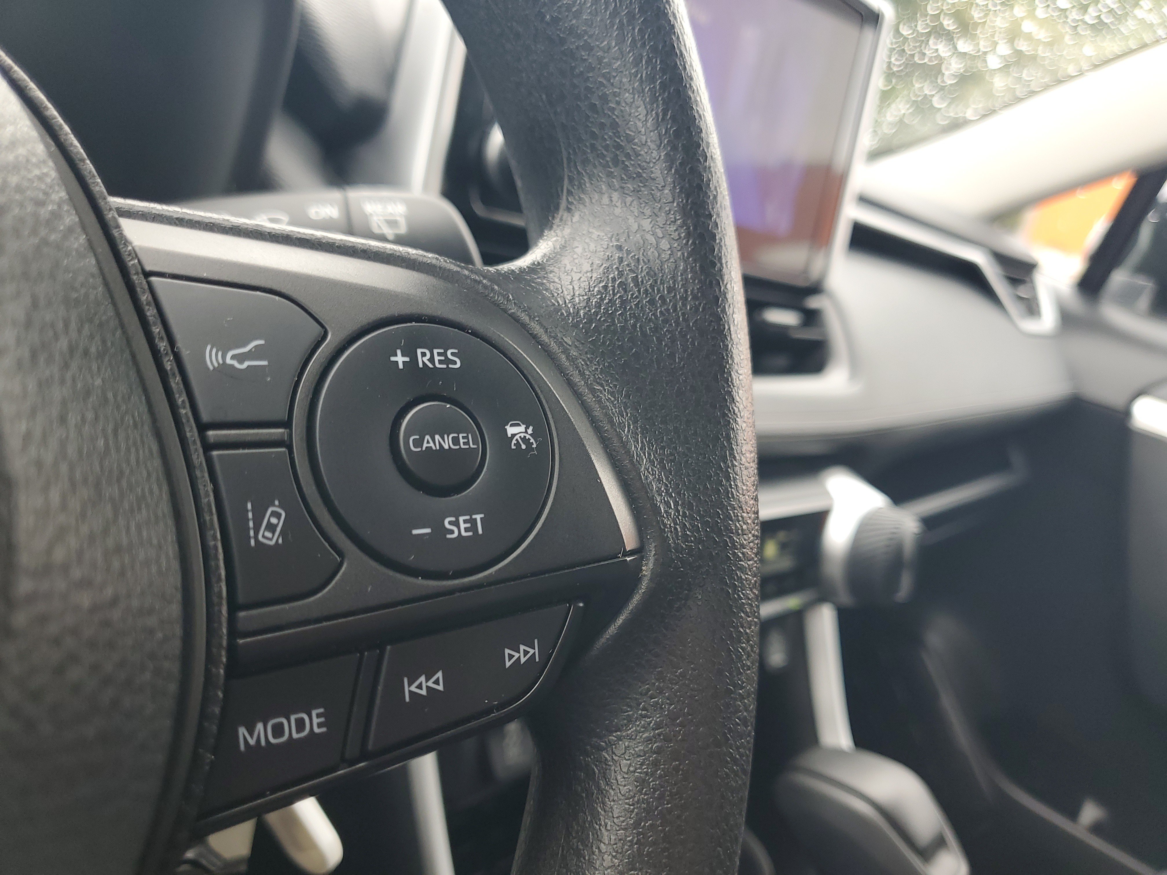 Used 2024 Toyota RAV4 LE AWD/4WD image 23
