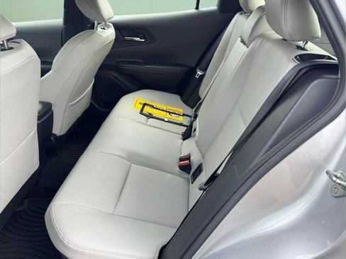 Used 2024 Toyota Prius XLE FWD image 13