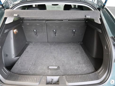 Used 2025 Chevrolet Trax LT FWD image 19
