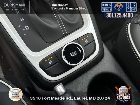 Used 2025 Hyundai Venue Limited FWD image 26