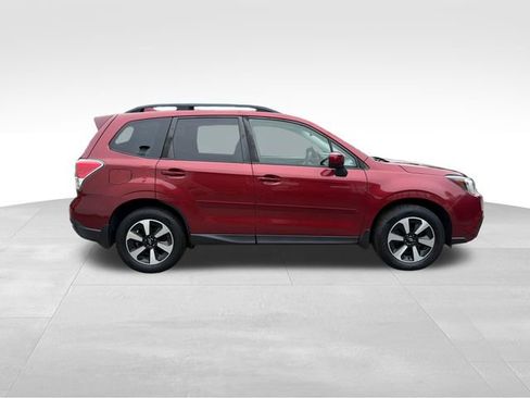 Used 2017 Subaru Forester 2.5i Premium w/ All-Weather Package AWD/4WD image 2