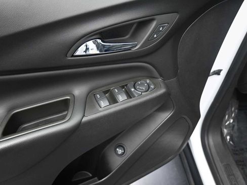 Used 2024 Chevrolet Equinox LT image 10