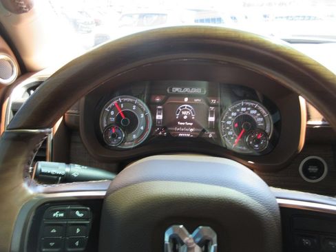 Used 2022 RAM 2500 Limited AWD/4WD image 37