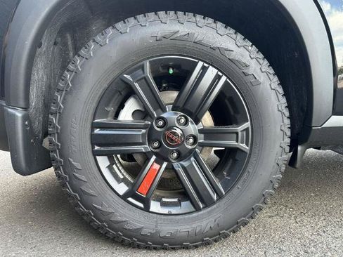 Certified 2025 Nissan Rogue SV AWD/4WD image 13
