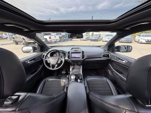 Used 2020 Ford Edge ST-Line w/ Cold Weather Package image 11