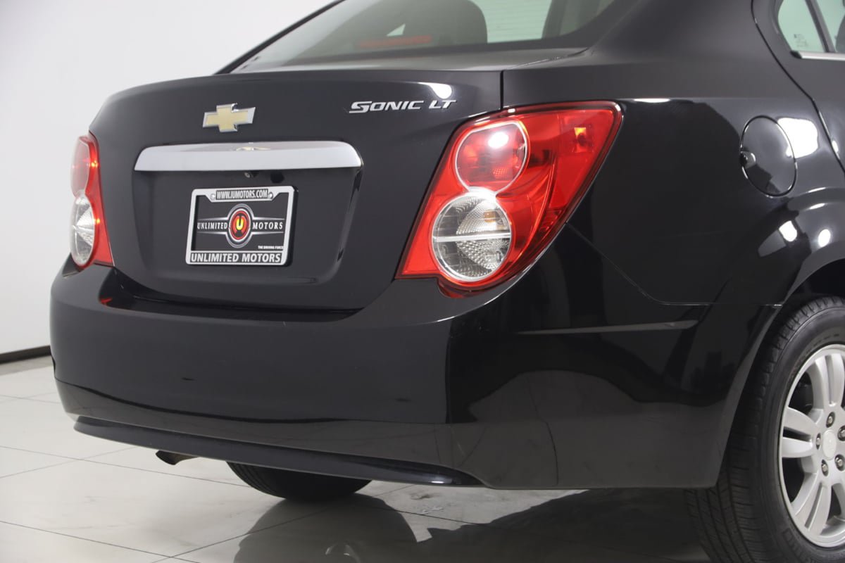 Used 2016 Chevrolet Sonic LT FWD image 31
