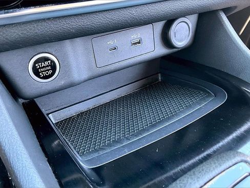 Used 2023 Nissan Rogue SV image 32