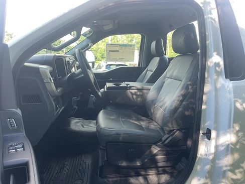 Used 2024 Ford F550 4x4 Regular Cab Super Duty image 11