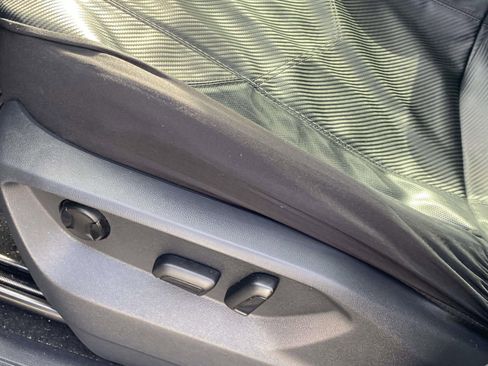 Used 2020 Volkswagen Tiguan SE w/ Panoramic Sunroof Package image 16