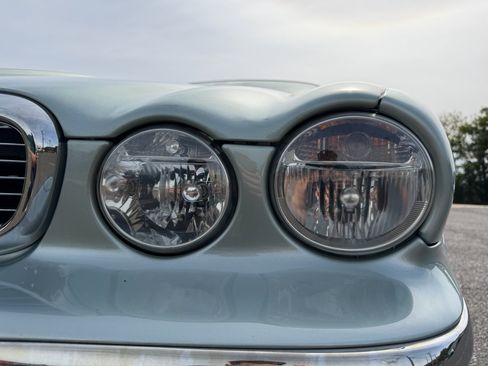 Used 2005 Jaguar XJ8 L image 26