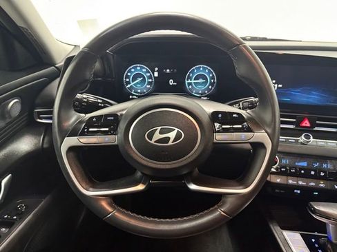 Used 2024 Hyundai Elantra Limited image 17