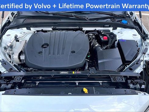 Used 2025 Volvo V60 B5 Cross Country Plus image 13