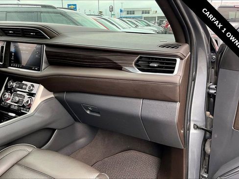 Used 2021 GMC Yukon Denali w/ Denali Premium Package image 26