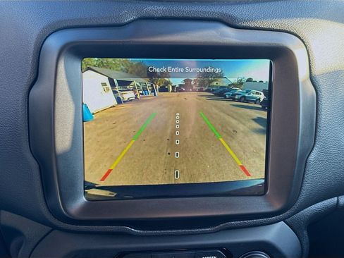 Used 2022 Jeep Renegade Trailhawk image 14