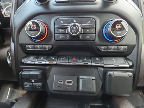 Used 2020 Chevrolet Silverado 2500 LTZ w/ Technology Package AWD/4WD image 26