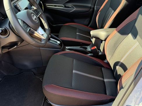 New 2025 Nissan Versa SR w/ Trunk Package image 19