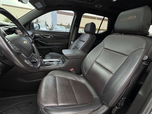 Used 2022 Chevrolet Traverse High Country image 27