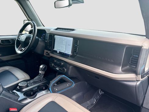 Used 2023 Ford Bronco Wildtrak AWD/4WD image 29