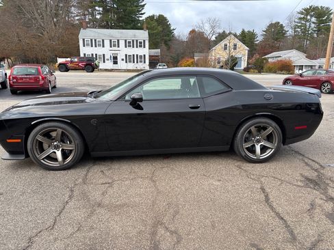 Used 2022 Dodge Challenger SRT Hellcat w/ SRT Black Package image 2