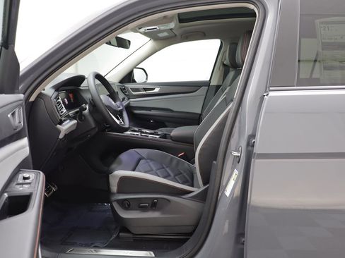 New 2026 Volkswagen Atlas Peak Edition image 6