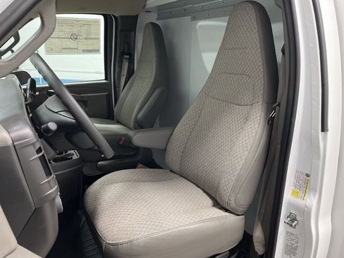 New 2025 Chevrolet Express 3500 Work Van w/ Power Convenience Package image 17