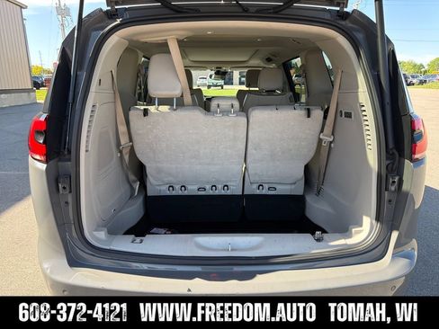 Used 2021 Chrysler Pacifica Limited w/ Premium & Safety Sphere Group AWD/4WD image 23