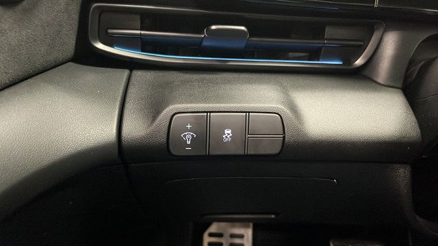 Used 2025 Hyundai Elantra N FWD image 32