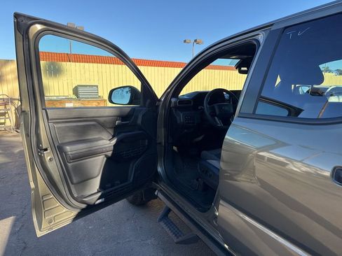 Used 2024 Toyota Tacoma TRD Off-Road image 6