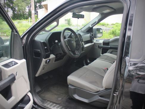 Used 2017 Ford F150 XL w/ Equipment Group 101A Mid RWD image 57
